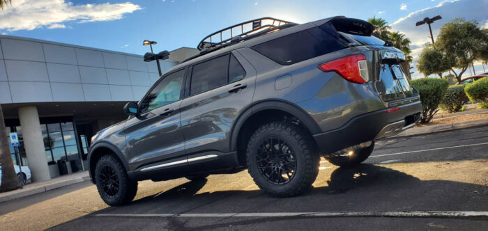 2022 Ford Explorer - Carbonized Gray XLT - Image 6