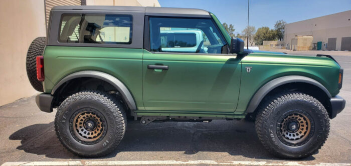 2022 Ford Bronco – Eruption Green Base 2-Door - Image 4