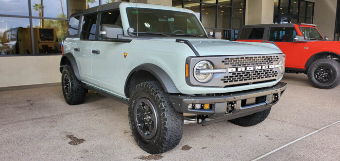 2022 Ford Bronco – Cactus Gray Badlands 4-Door - Image 2