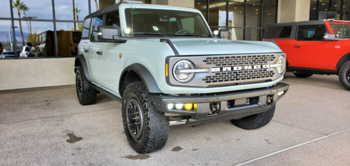 2022 Ford Bronco – Cactus Gray Badlands 4-Door - Image 4