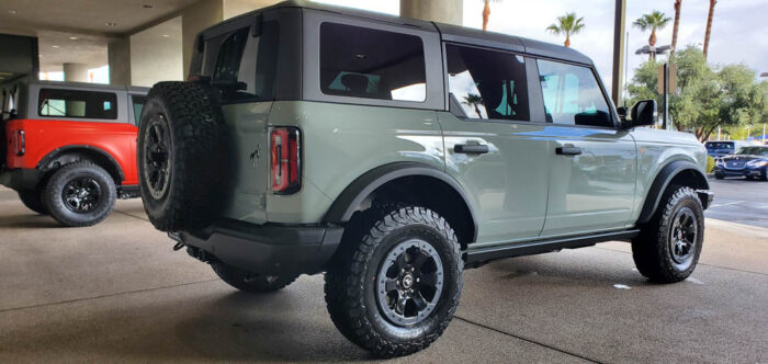 2022 Ford Bronco – Cactus Gray Badlands 4-Door - Image 7