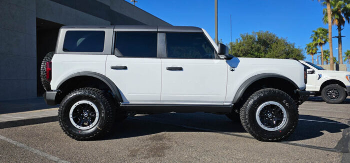 2023 Ford Bronco – Oxford White Big Bend 4-Door - Image 2