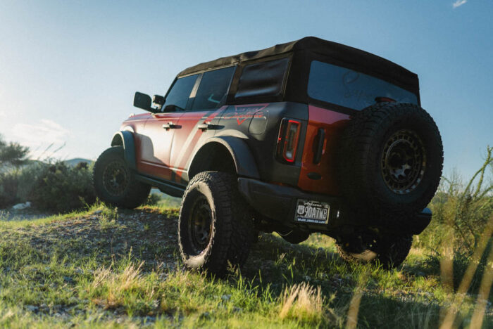 2023 Ford Bronco – Hot Pepper Red Badlands 4-Door