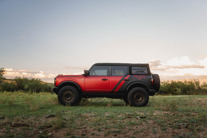 2023 Ford Bronco – Hot Pepper Red Badlands 4-Door - Image 5