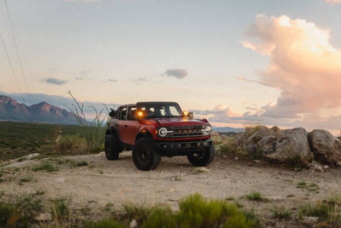 2023 Ford Bronco – Hot Pepper Red Badlands 4-Door - Image 9