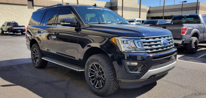 2021 Ford Expedition – Antimatter Blue XLT