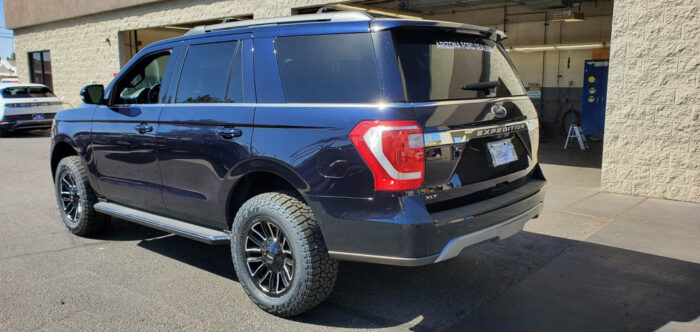 2021 Ford Expedition – Antimatter Blue XLT - Image 3